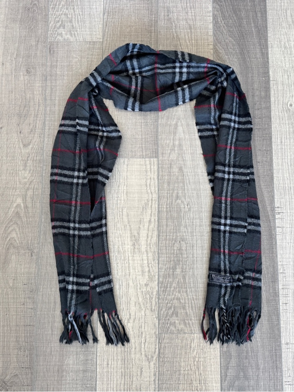 Burberry Classic Black Plaid Men's Scarf - Black, Gray & Red